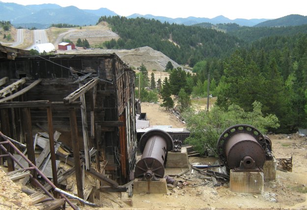 Abandoned Mill Near Central City, CO (Copyright 2009, all rights reserved)